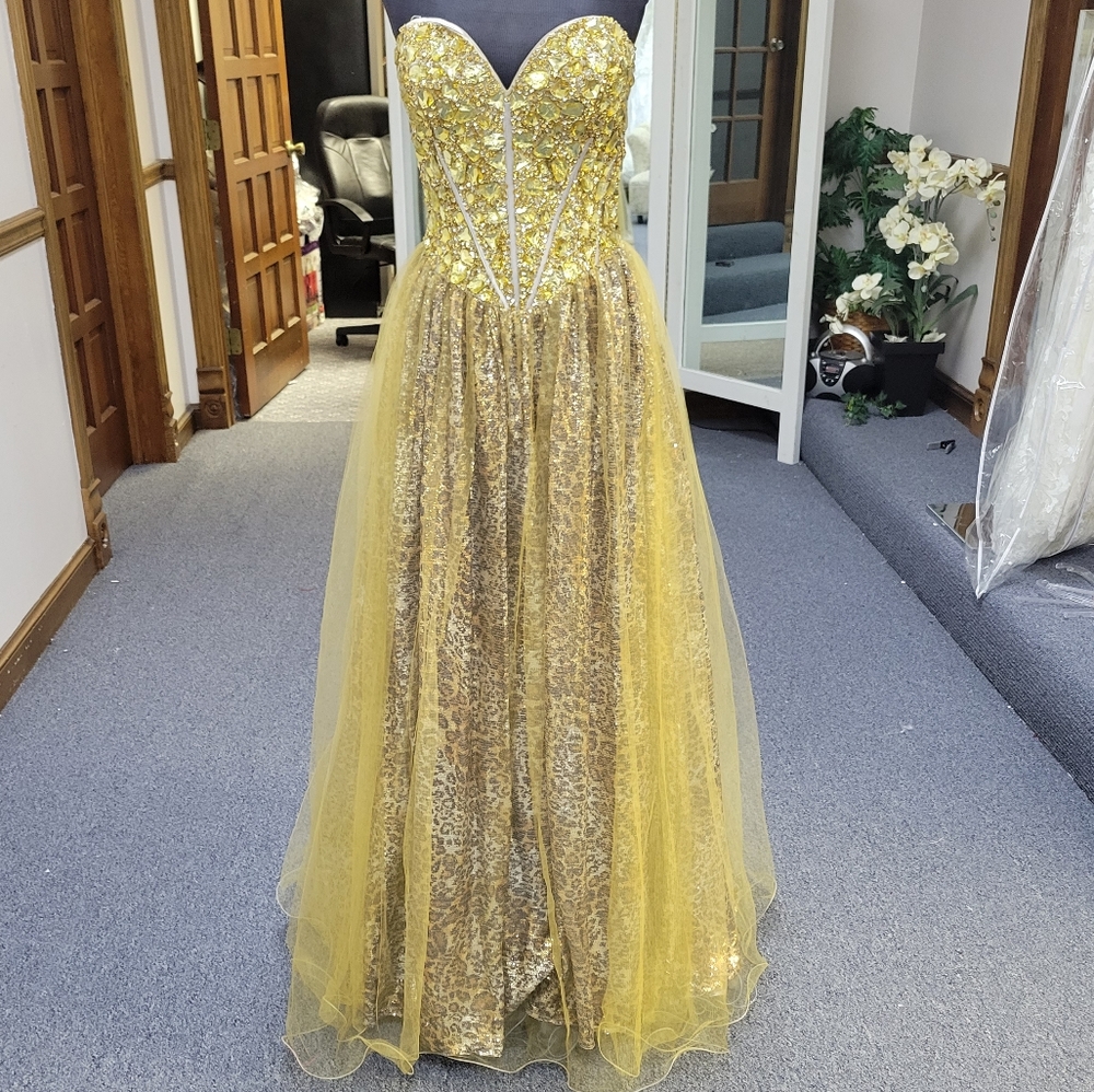 VIENNA GOLD/SILVER HOMECOMING DRESS